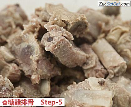 糖醋排骨做法第五步骤