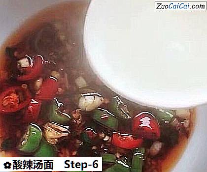 酸辣汤面做法第六步骤