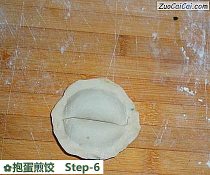 抱蛋煎饺做法第六步骤