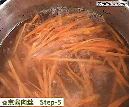 京酱肉丝做法第五步骤