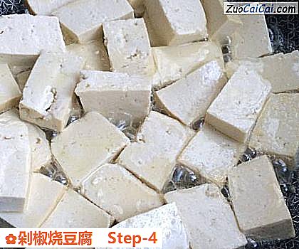 剁椒烧豆腐做法第四步骤