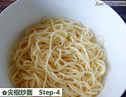 尖椒炒面做法第四步骤