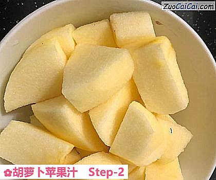 胡萝卜苹果汁做法第二步骤