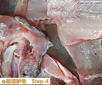 酸菜鲈鱼做法第四步骤