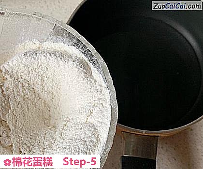 棉花蛋糕做法第五步骤