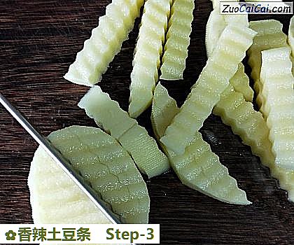 香辣土豆条做法第三步骤