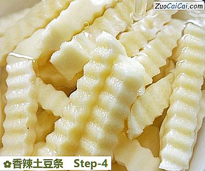 香辣土豆条做法第四步骤