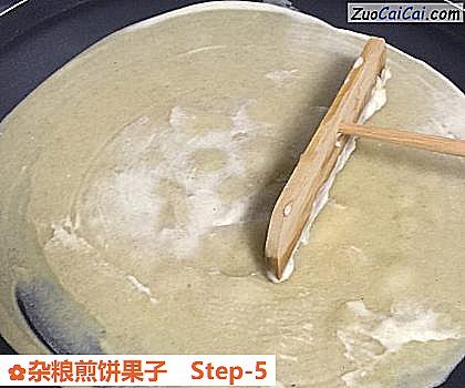 杂粮煎饼果子做法第五步骤