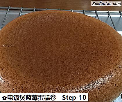 电饭煲蓝莓蛋糕卷做法第十步骤