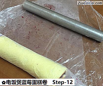 电饭煲蓝莓蛋糕卷做法第十二步骤