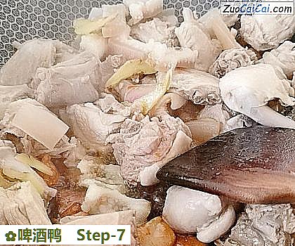 啤酒鸭做法第七步骤