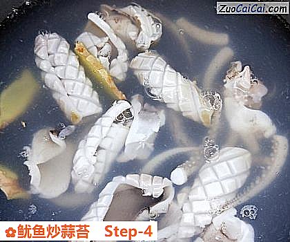 鱿鱼炒蒜苔做法第四步骤