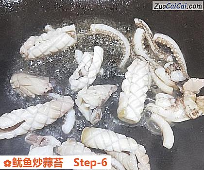 鱿鱼炒蒜苔做法第六步骤