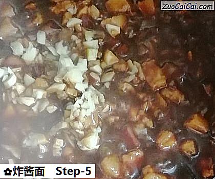 炸酱面做法第五步骤
