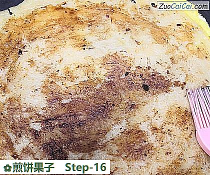 煎饼果子做法第十六步骤