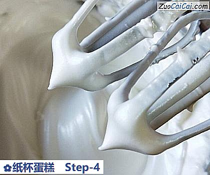 纸杯蛋糕做法第四步骤