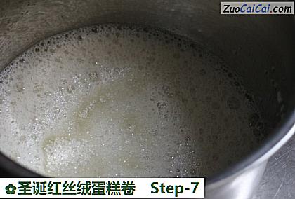 圣诞红丝绒蛋糕卷做法第七步骤