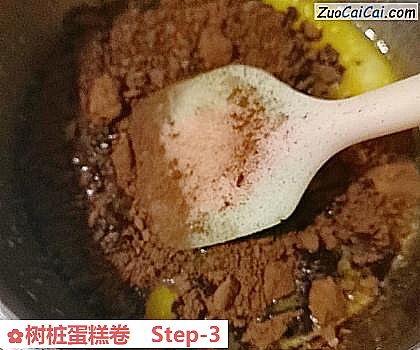 树桩蛋糕卷做法第三步骤