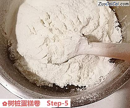 树桩蛋糕卷做法第五步骤