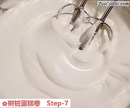 树桩蛋糕卷做法第七步骤