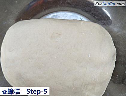 蜂糕做法第五步骤