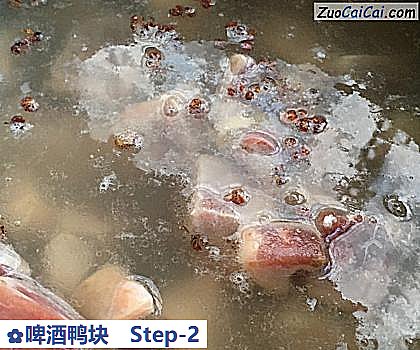 啤酒鸭块做法第二步骤