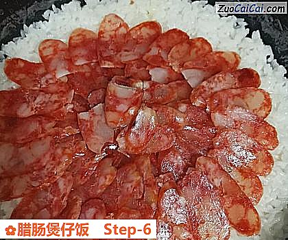 腊肠煲仔饭做法第六步骤