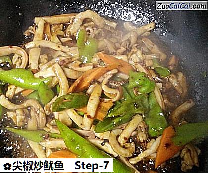尖椒炒鱿鱼做法第七步骤
