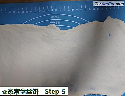 家常盘丝饼做法第五步骤