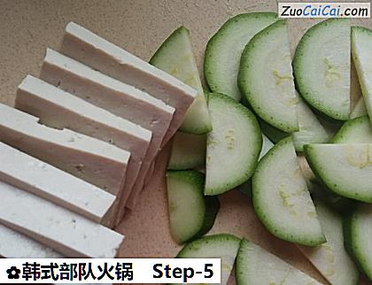 韩式部队火锅做法第五步骤