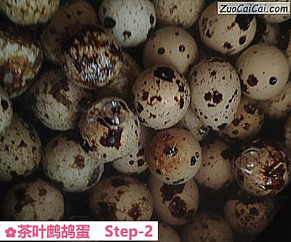 茶叶鹧鸪蛋做法第二步骤