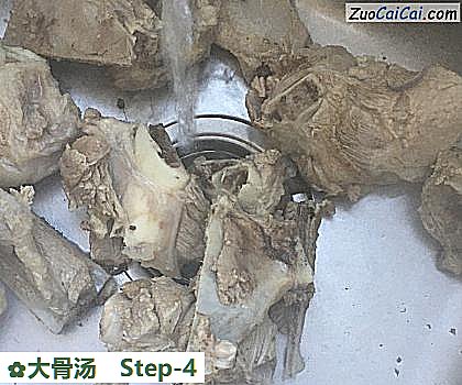 大骨汤做法第四步骤