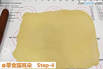 零食猫耳朵做法第四步骤