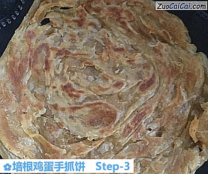 培根鸡蛋手抓饼做法第三步骤