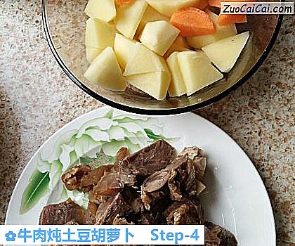 牛肉炖土豆胡萝卜做法第四步骤