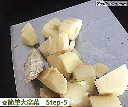 简单大盆菜做法第五步骤
