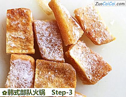 韩式部队火锅做法第三步骤