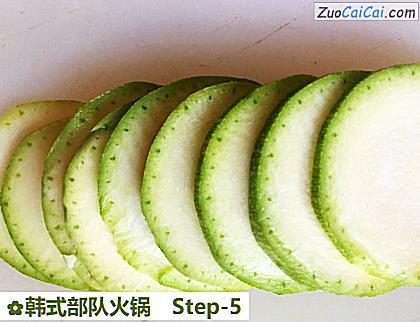 韩式部队火锅做法第五步骤