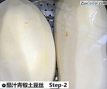 茄汁青椒土豆丝做法第二步骤