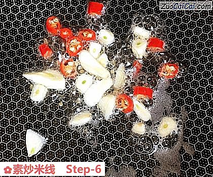 素炒米线做法第六步骤