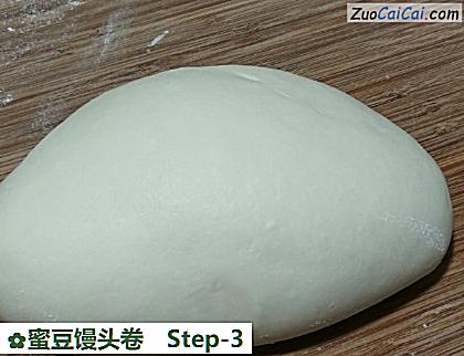 蜜豆馒头卷做法第三步骤