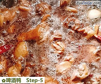 啤酒鸭做法第五步骤