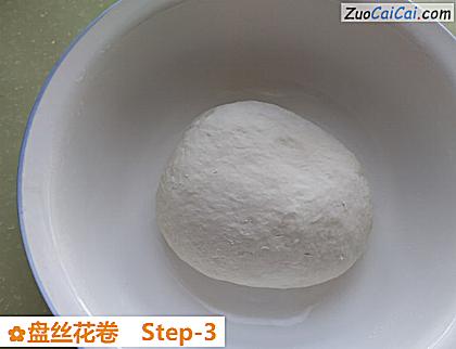 盘丝花卷做法第三步骤