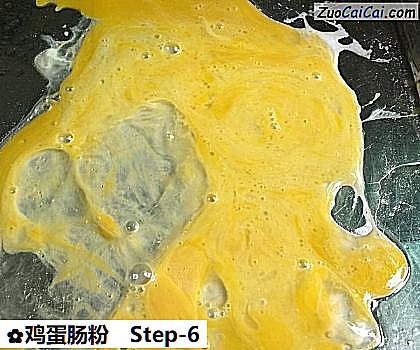 鸡蛋肠粉做法第六步骤