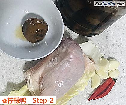 柠檬鸭做法第二步骤