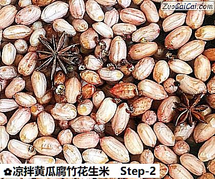 凉拌黄瓜腐竹花生米做法第二步骤