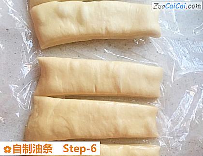 自制油条做法第六步骤
