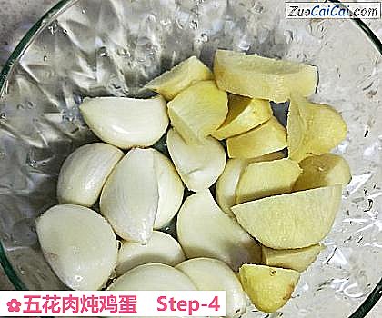 五花肉炖鸡蛋做法第四步骤