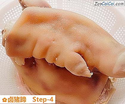 卤猪蹄做法第四步骤