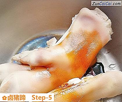 卤猪蹄做法第五步骤
